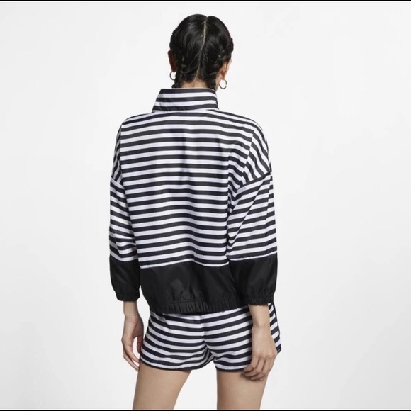 Nike black and white striped wind breaker NWT - Picture 2 of 5